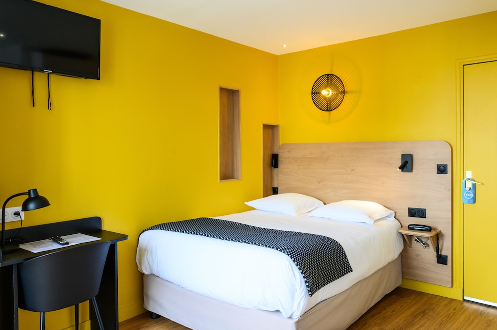 Quadruple Room thumbnail 5