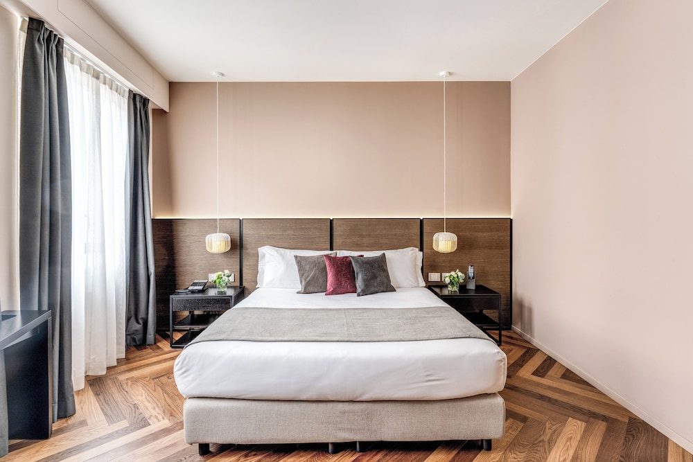 Deluxe Room, City View - Photo 2
