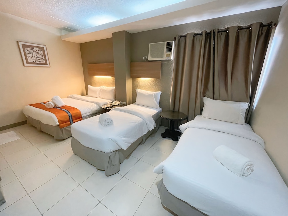 Economy Triple Room