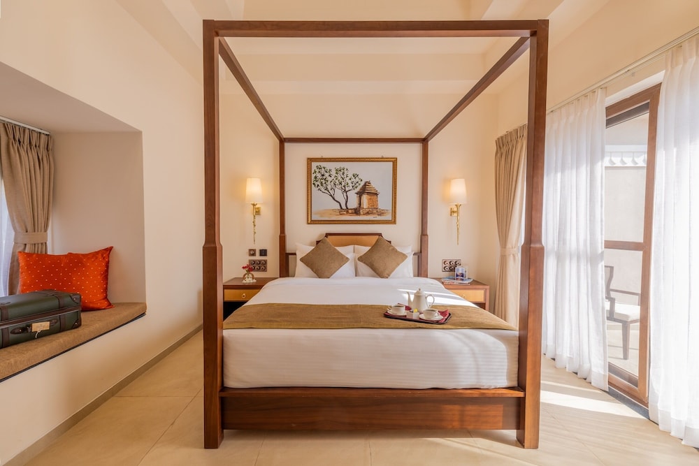 Royal Room - Photo 1