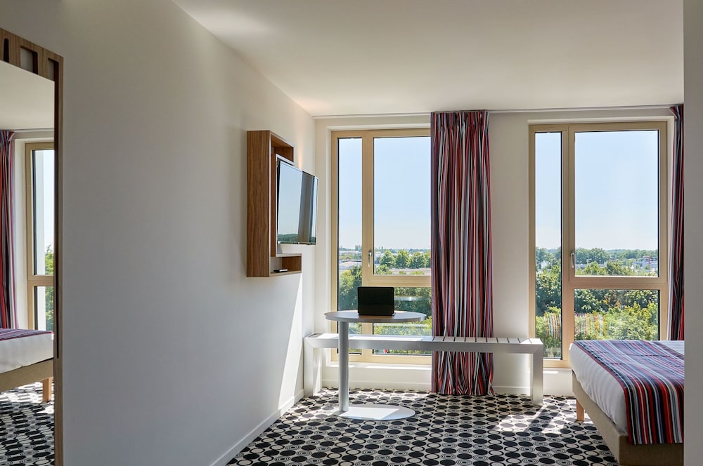 Room (Prestige) - Photo 1