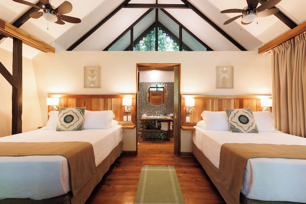 Signature Bungalow, 2 Queen Beds photo 3