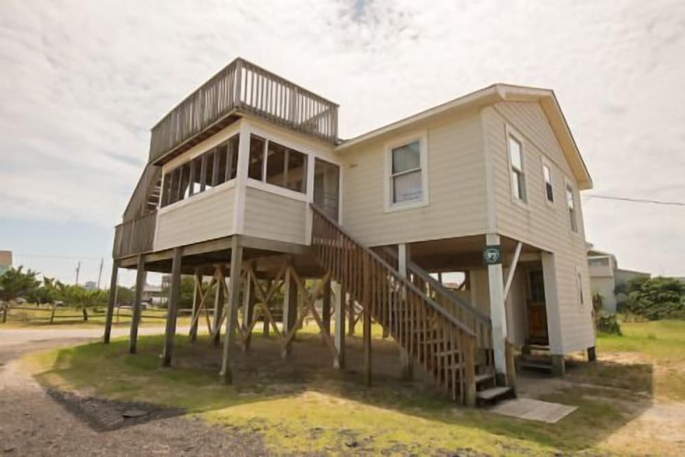 97 – semi oceanfront 2 story cottage photo 1