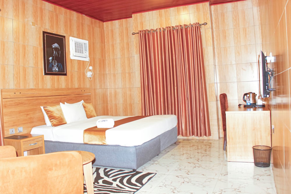 Executive Room - Photo 1