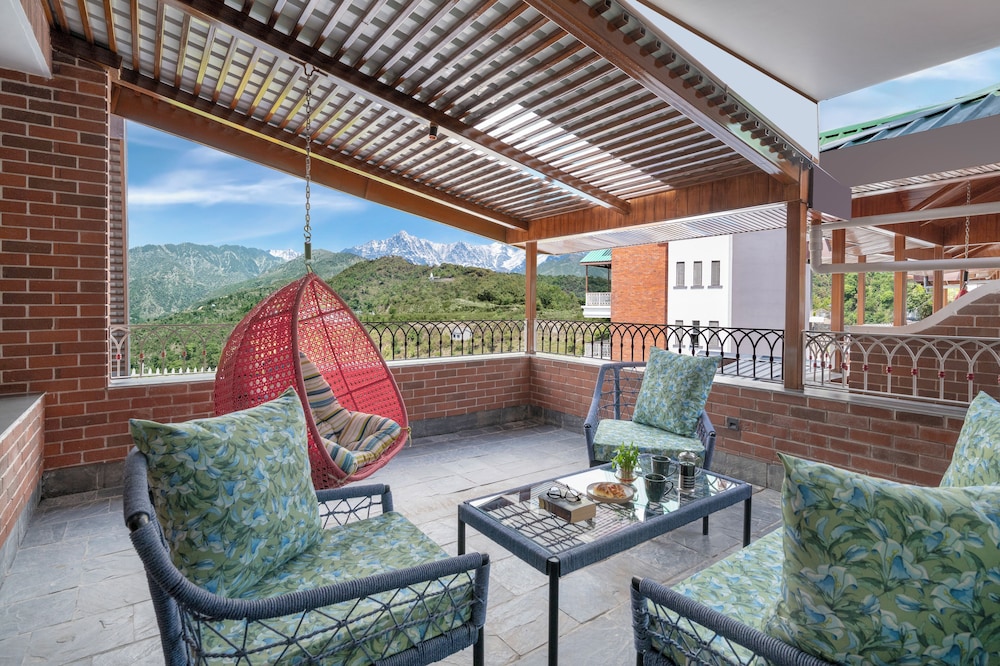 The Monal Suite with Private Balcony - Photo 5