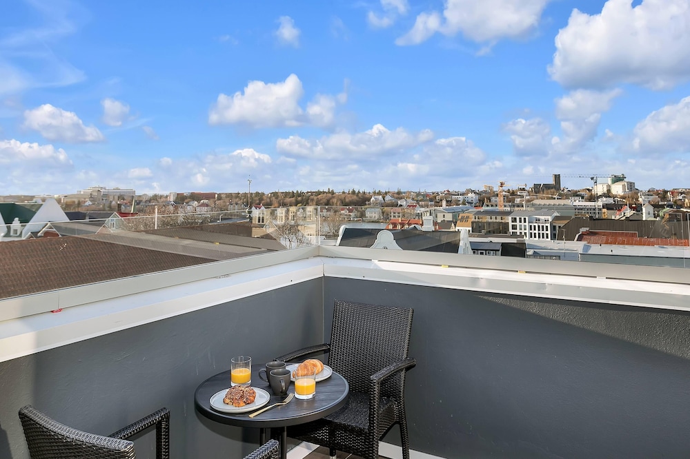 Superior Penthouse photo 3