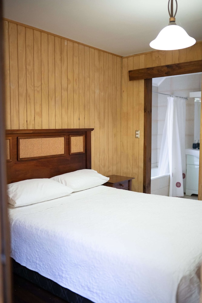Cabin, 3 Bedrooms, Pets Allowed, Garden View photo 1