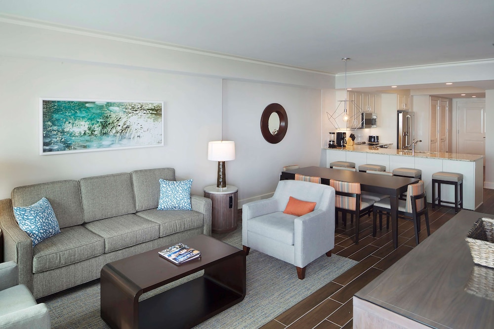 Suite, 2 Bedrooms, Accessible (3x3 Shower) thumbnail 6