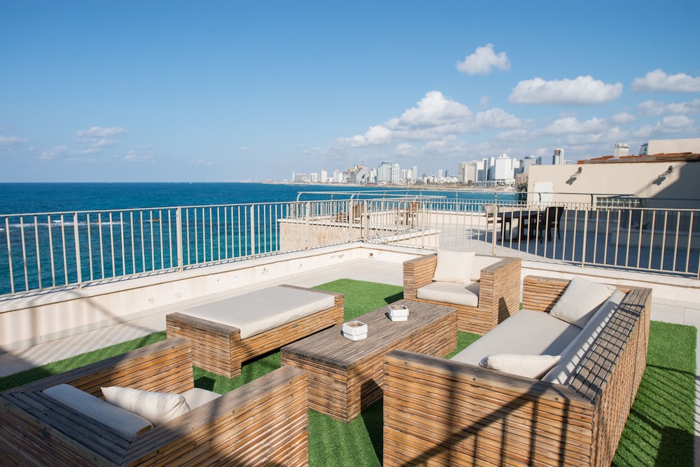 Luxury Apartment, 2 Bedrooms, Ocean View, Sea Facing photo 2