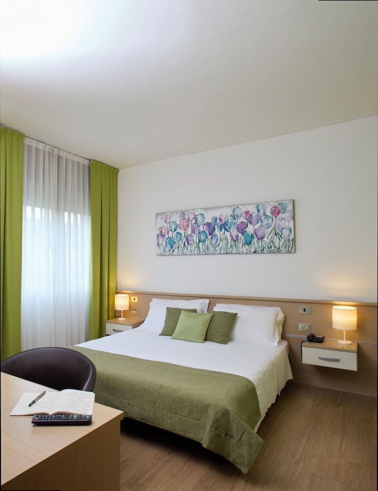 Standard Room, 1 Double Bed - Photo 3