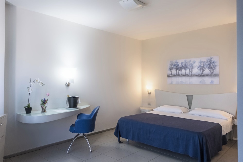 Junior Suite, Private Bathroom