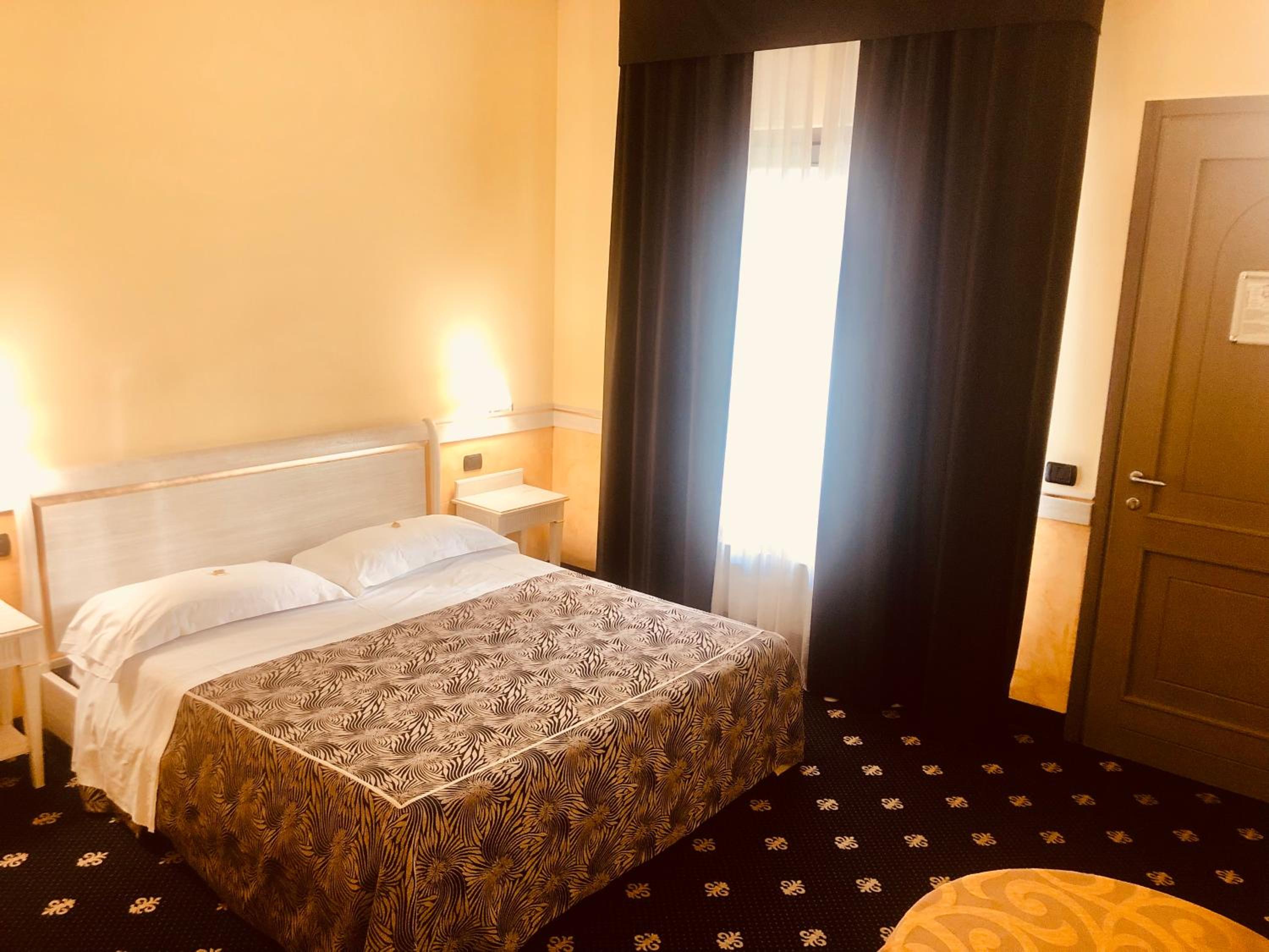 Large Double Room - Photo 61