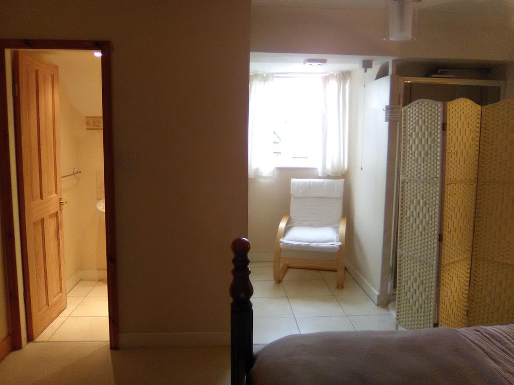Triple Room (With Shower) photo 2