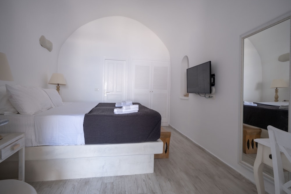 Standard Double Room, 1 Double Bed, Partial Sea View