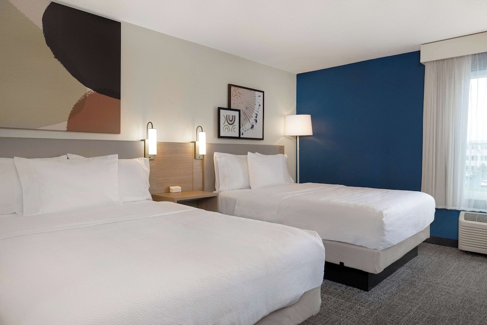 Room, 2 Queen Beds - Photo 3
