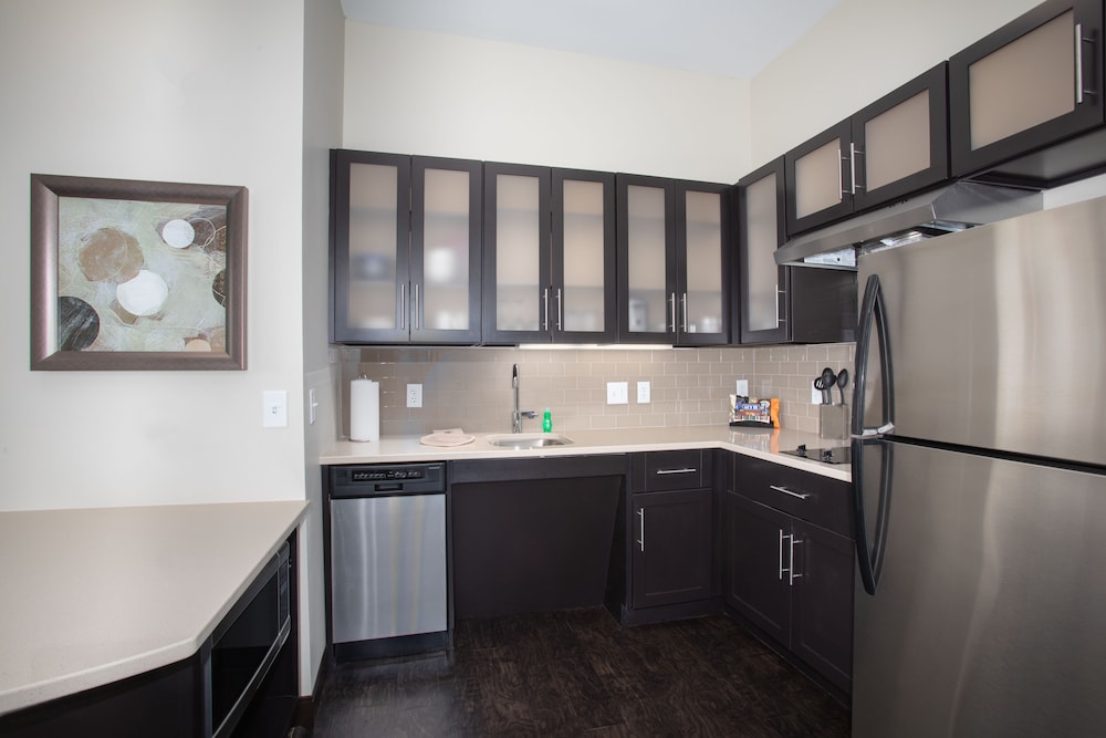 Suite, 1 Bedroom, Kitchen, Mountain View photo 1