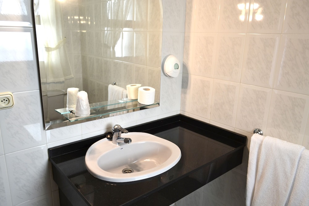 Triple Room - Photo 9
