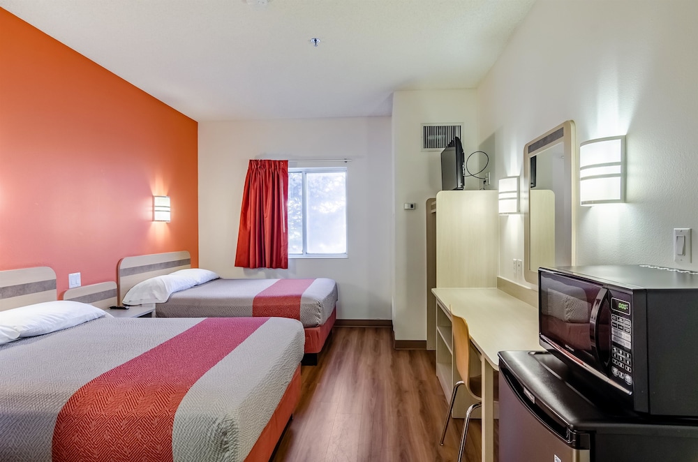 Standard Room, 2 Double Beds, Non Smoking photo 3