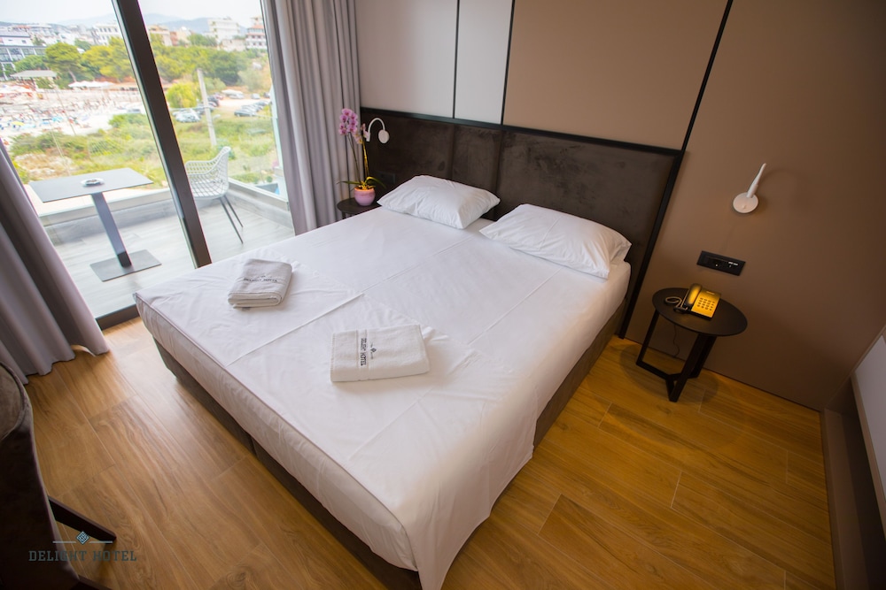 Deluxe Double or Twin Room photo 2