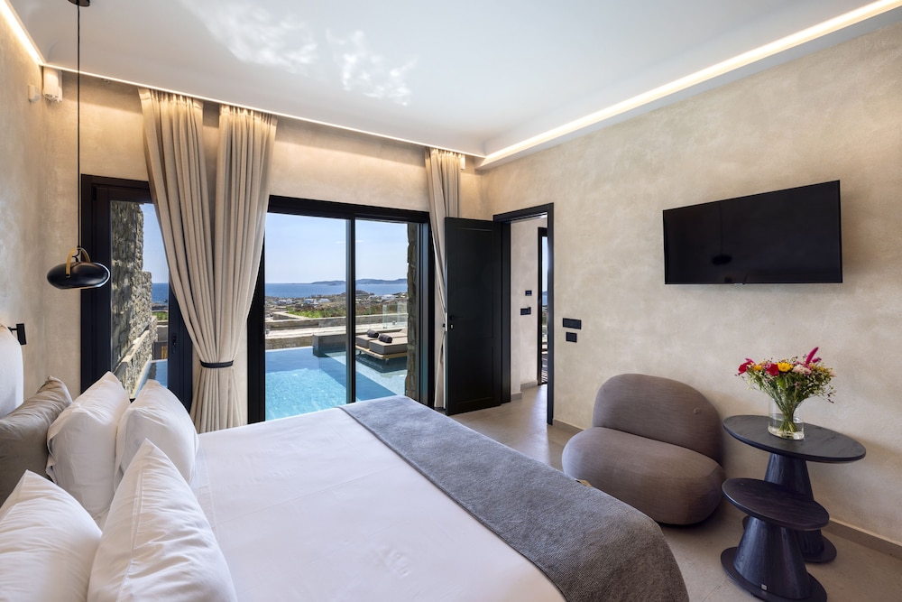 Exclusive Suite, 2 Bedrooms, Private Pool (Panoramic Sea View)