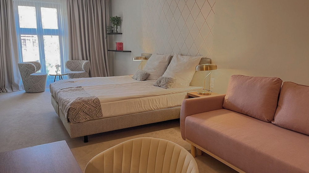 Comfort Room - Photo 3