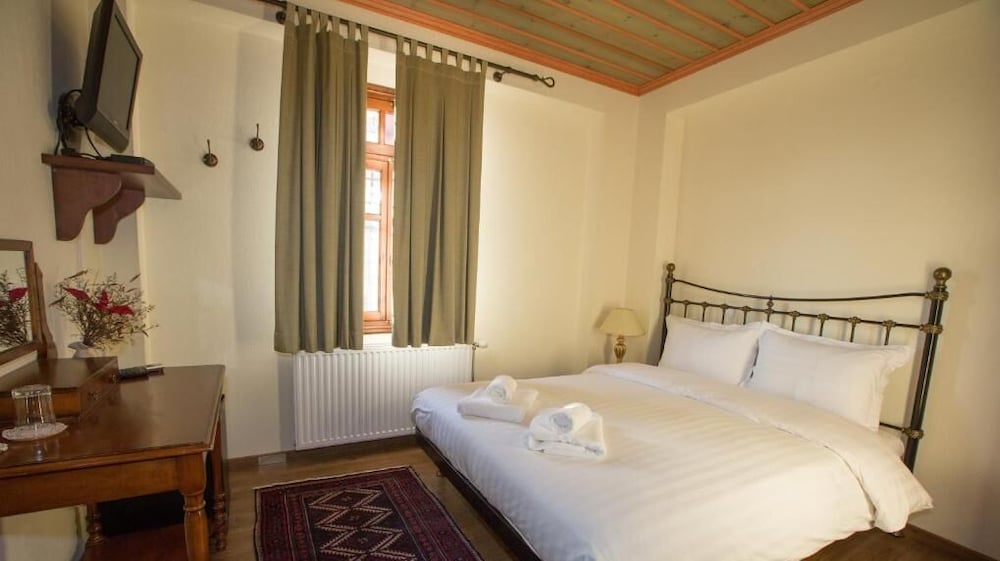 Economy Double Room photo 3