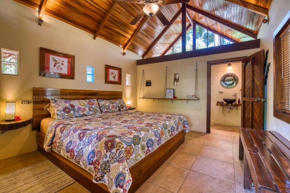 Honeymoon Bungalow, 1 King Bed, Garden View, Garden Area (2) photo 3