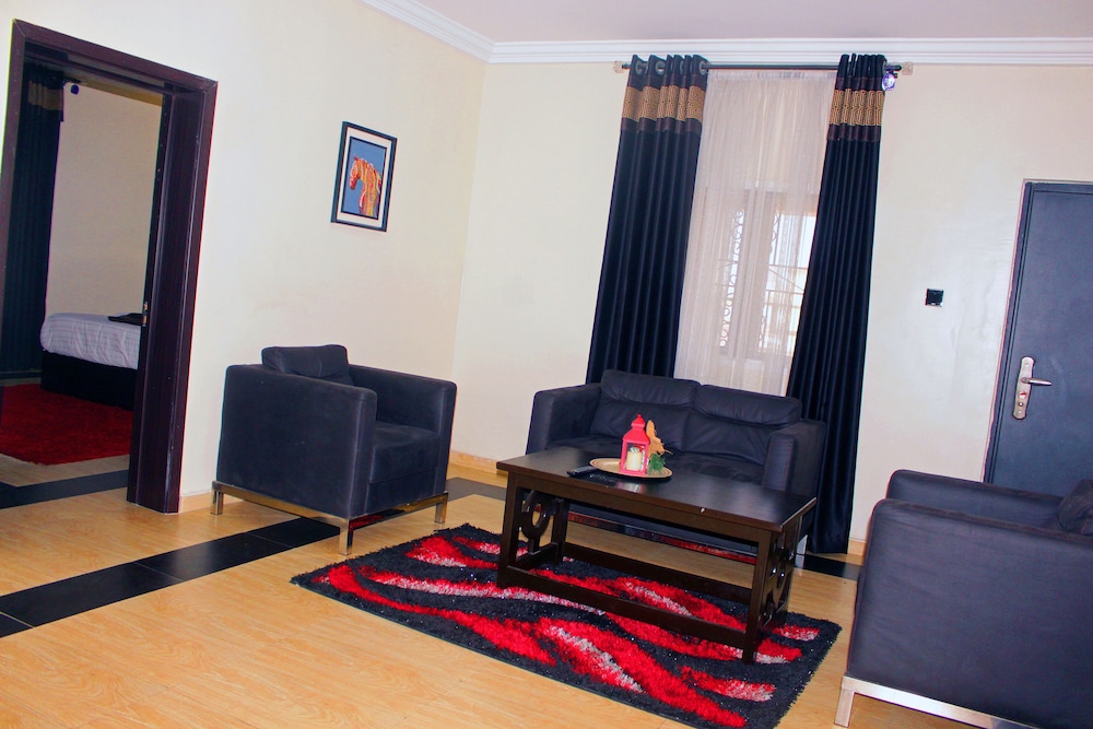 Business Suite, 1 King Bed photo 1