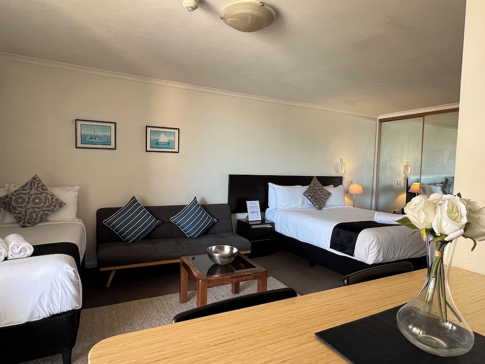 Superior Studio, Multiple Beds, Non Smoking, City View photo 1