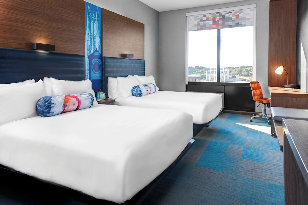 Room, 2 Queen Beds photo 1
