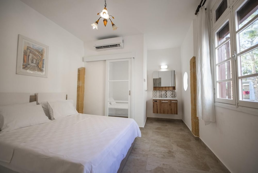 Deluxe Triple Room photo 1