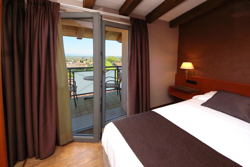 Triple Room - Photo 1