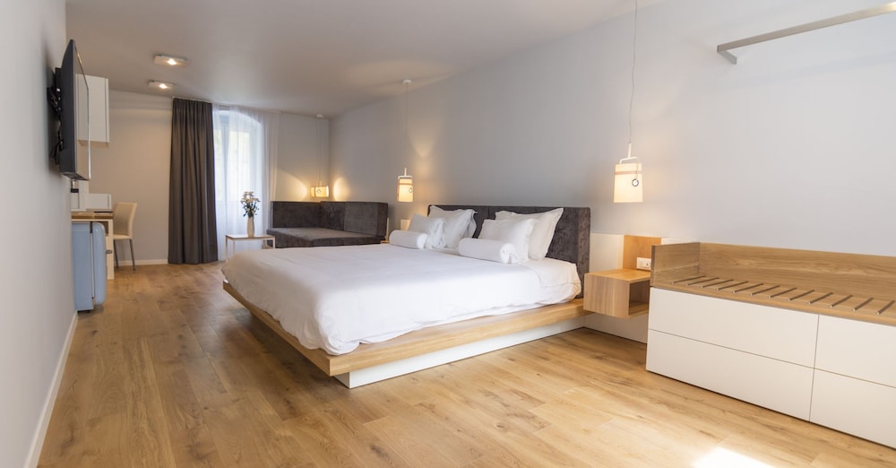 Deluxe Triple Room - Photo 2