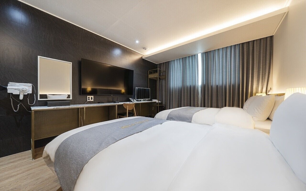 Superior Studio Suite photo 3