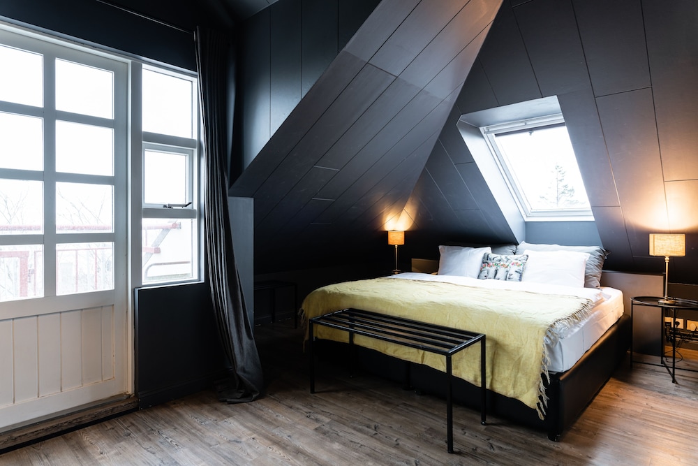 Standard Double or Twin Room - Photo 13