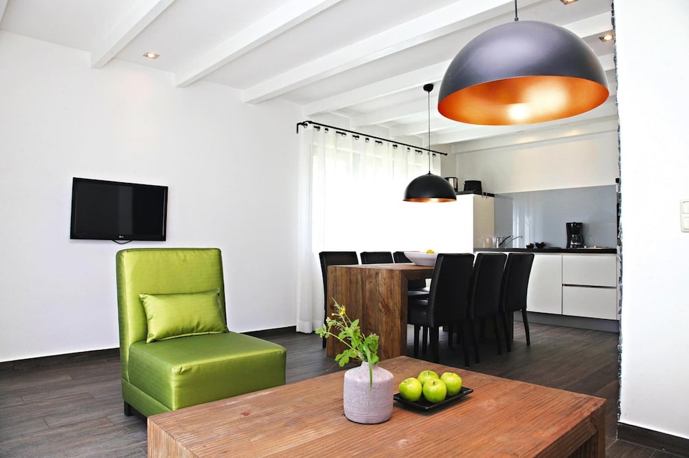 Deluxe House, 2 Bedrooms photo 2