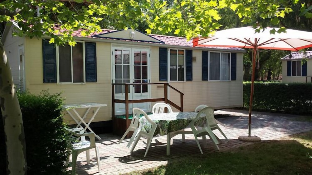Mobile Home, 1 Queen Bed, Kitchenette photo 3