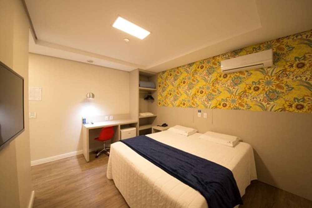 Deluxe Double Room, 1 King Bed photo 1