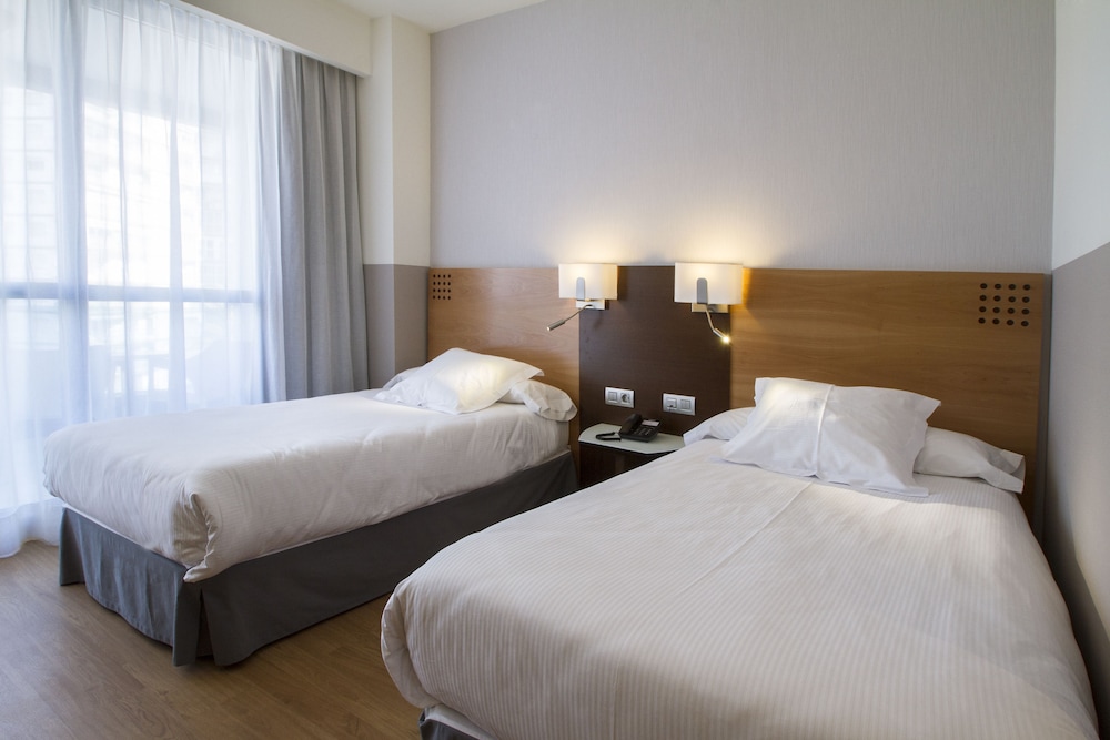 Triple Room (2 Adults + 1 Child) photo 2