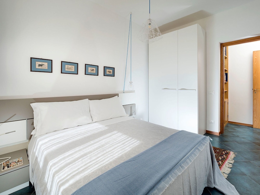Villa photo 2
