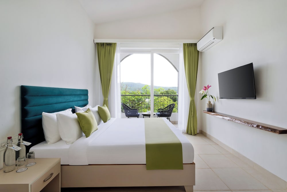 Standard Double Room, Garden View