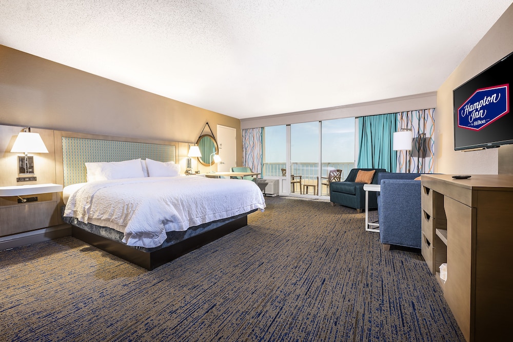 Classic Room, 1 King Bed, Accessible - Photo 2