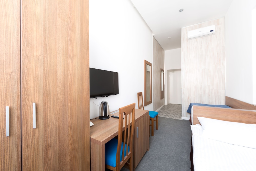 Standard Twin Room photo 2