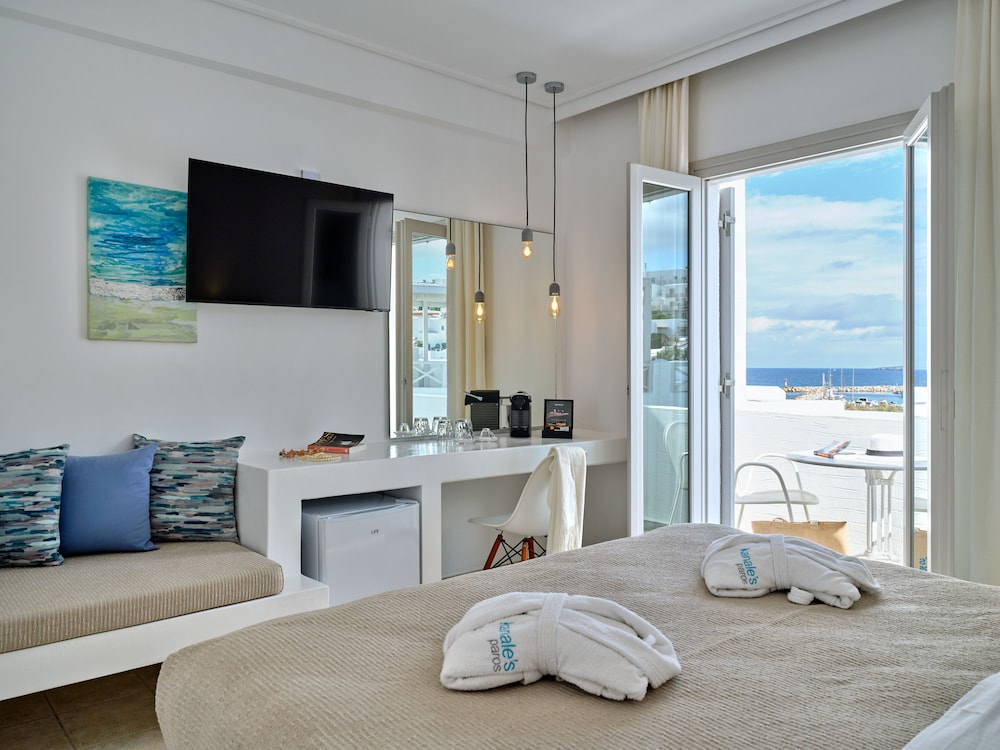 Superior Room, Balcony, Partial Sea View photo 2