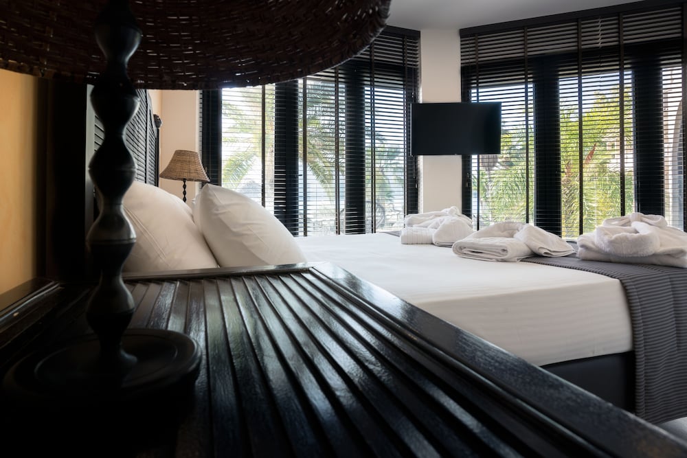 Junior Suite with Sea View - Photo 3