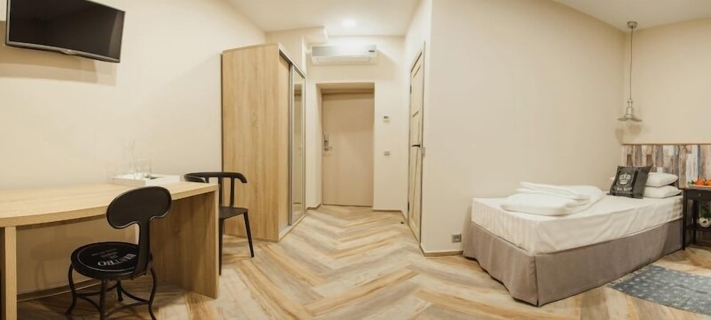 Standard Twin Room, 1 Bedroom (with extra bed) photo 2
