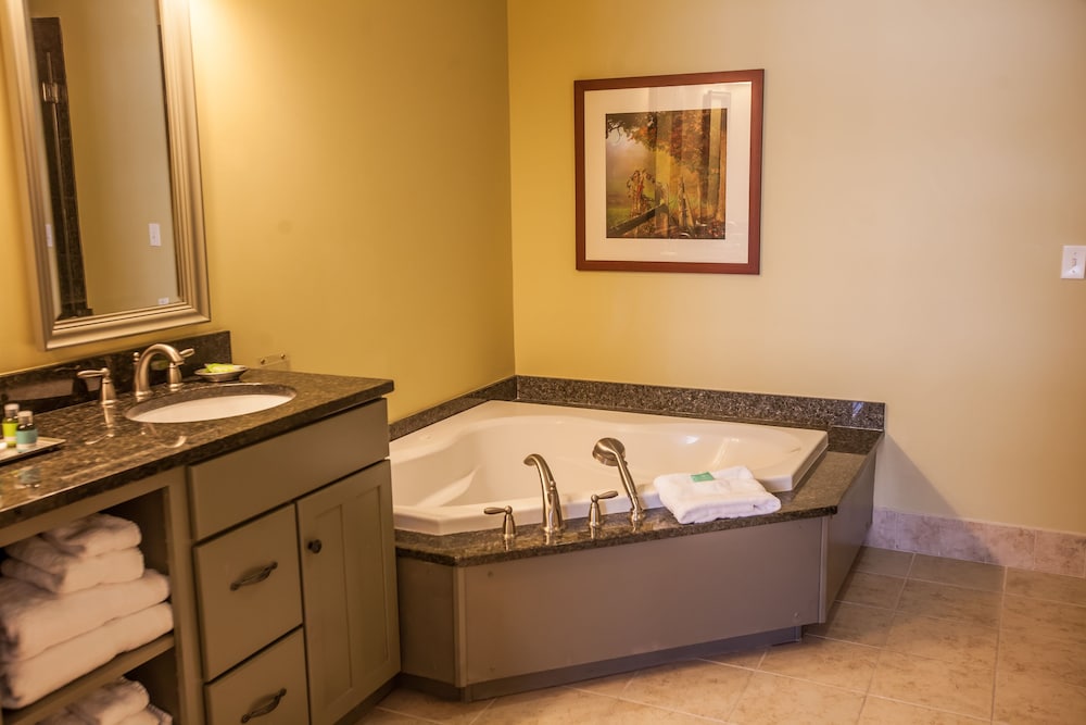 Presidential Condo, 4 Bedrooms, Non Smoking photo 3
