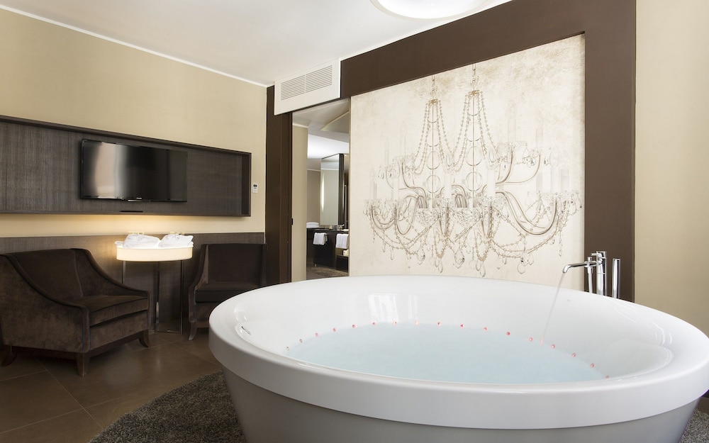 Suite (Penthouse) thumbnail 5