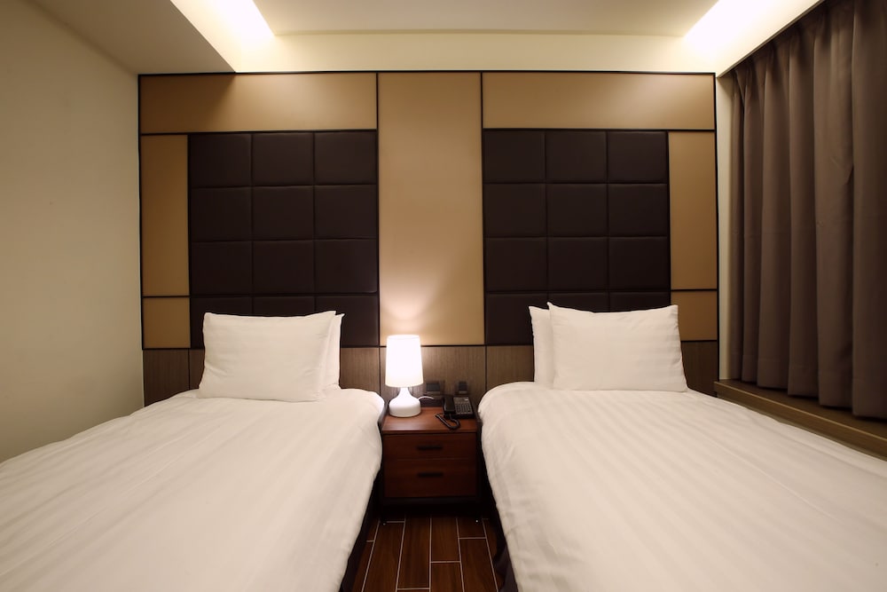 Elite Double Room, 2 Twin Beds photo 3