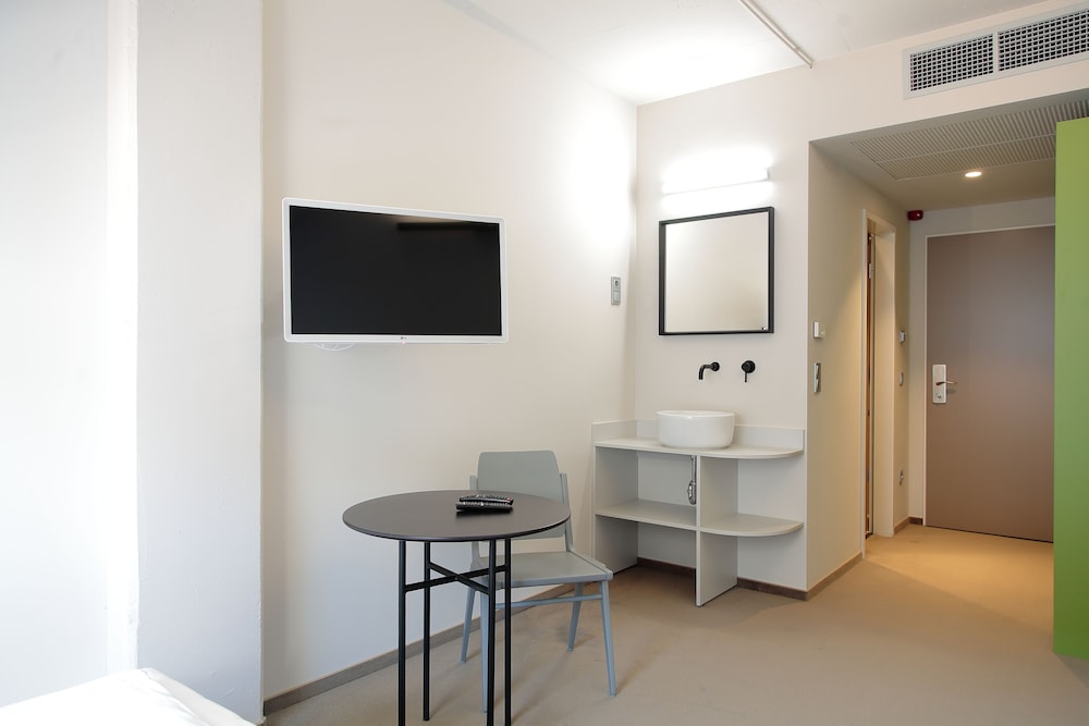 Standard Double Room - Photo 5